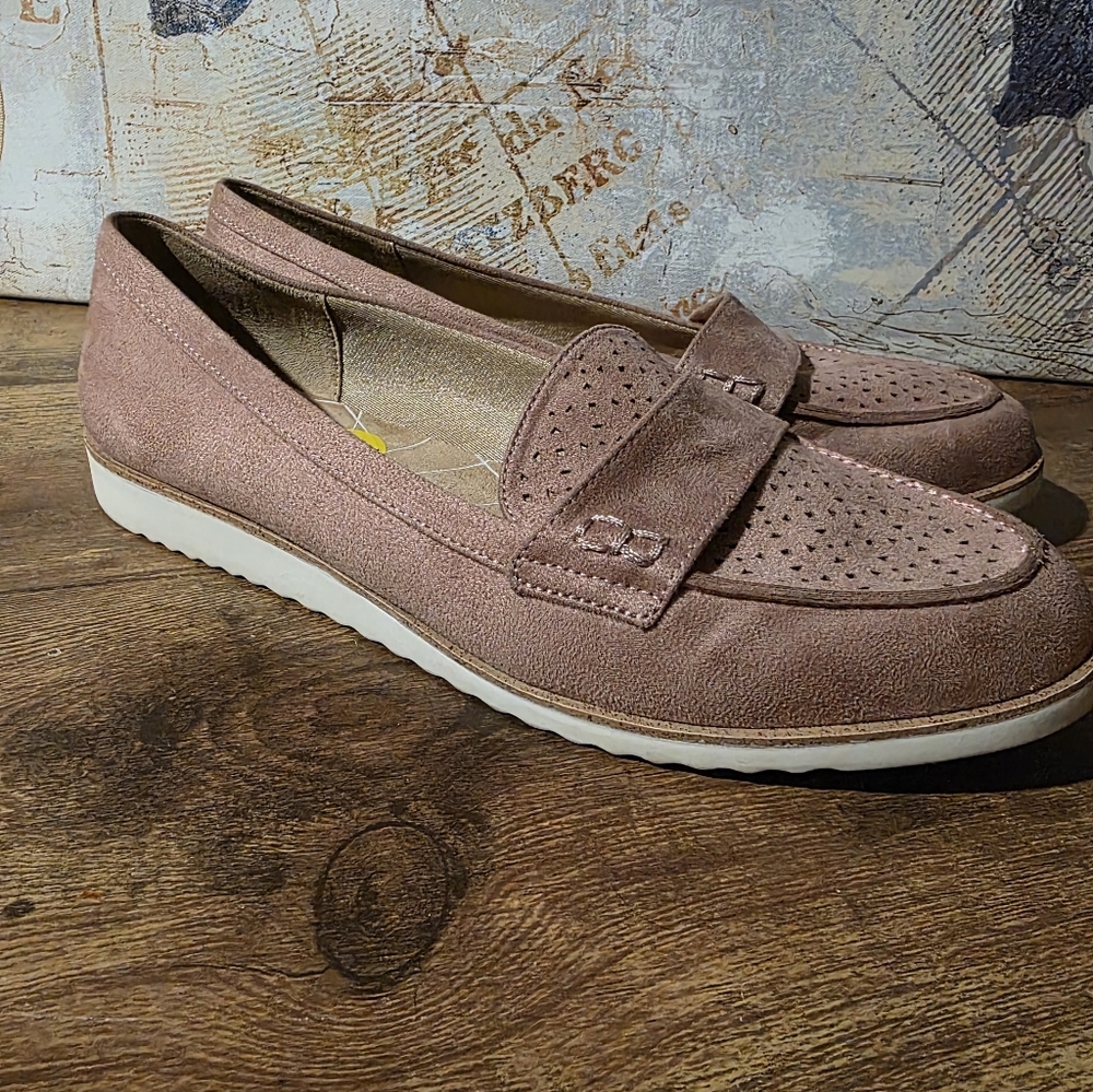 Life Stride Velocity Women's Perforated Loafers - Light Pink.
